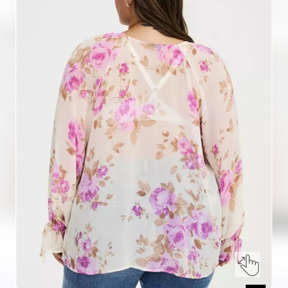 🆕️🌺 2X FLORAL RAGLAN RUFFLE BLOUSE🌺 - Picture 3 of 8